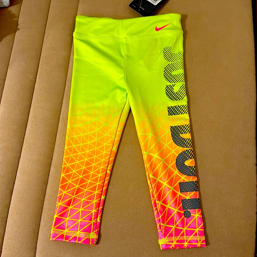 Nike Dry Leggings 2-3 years NEW